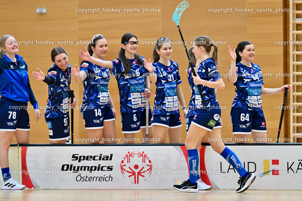VSV Unihockey Damen vs. FCB München | Spielerbank VSV Unihockey Mannschaft, #64 Laura Walluschnig VSV Unihockey, #21 Anna-Sophie Hudej VSV Unihockey, #6 Noemi Kiššová VSV Unihockey, #14 Emelie Presser VSV Unihockey, #97 Bettina Wildmann VSV Unihockey, #78 Katarina Dareb VSV Unihockey, VSV Unihockey Damen vs. FCB München, VSV Unihockey Damen vs. FCB München am 24.01.2026 in Villach (Ballspielhalle St. Martin), Austria, (Photo by Bernd Stefan)