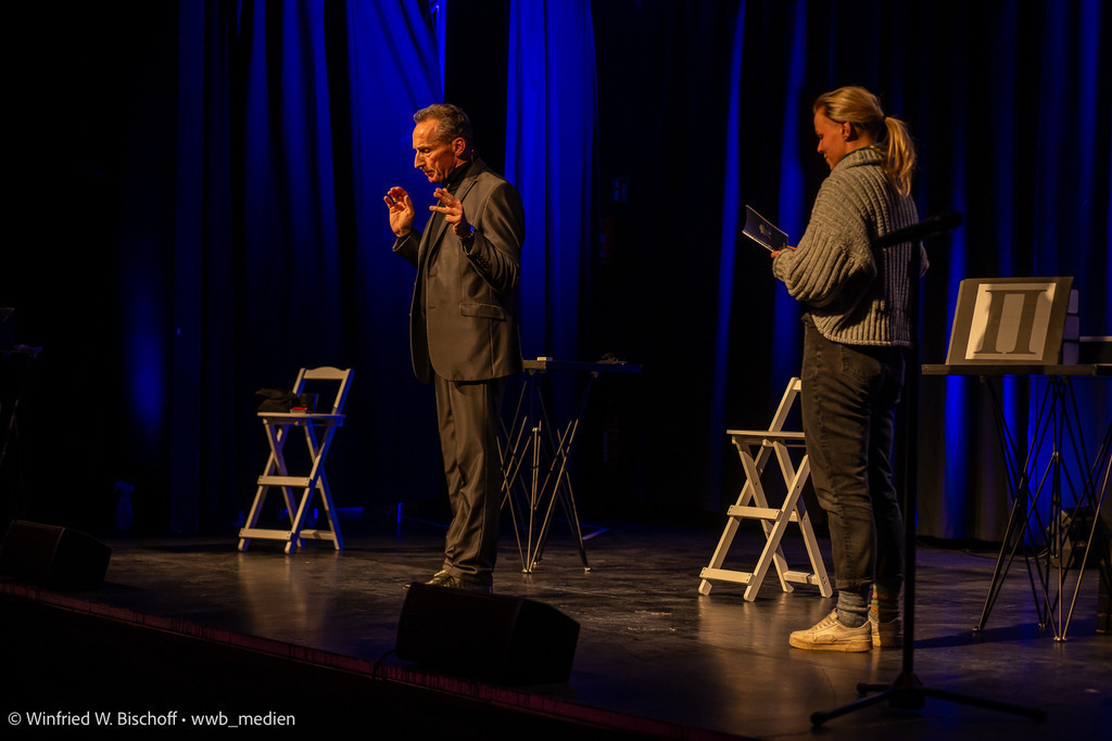 wwb-2412-0159 | <Fotografie> <Video> <Film> <Winfried Bischoff> - Realisiert mit Pictrs.com