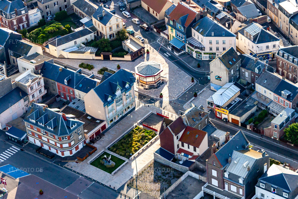 Luftbild: Ortsansicht in Cayeux-sur-Mer im Bundesland Somme in Frankreich. Foto: IMG_70909.jpg vom 24.08.2014 durch Werner Riehm/FLY-FOTO.de