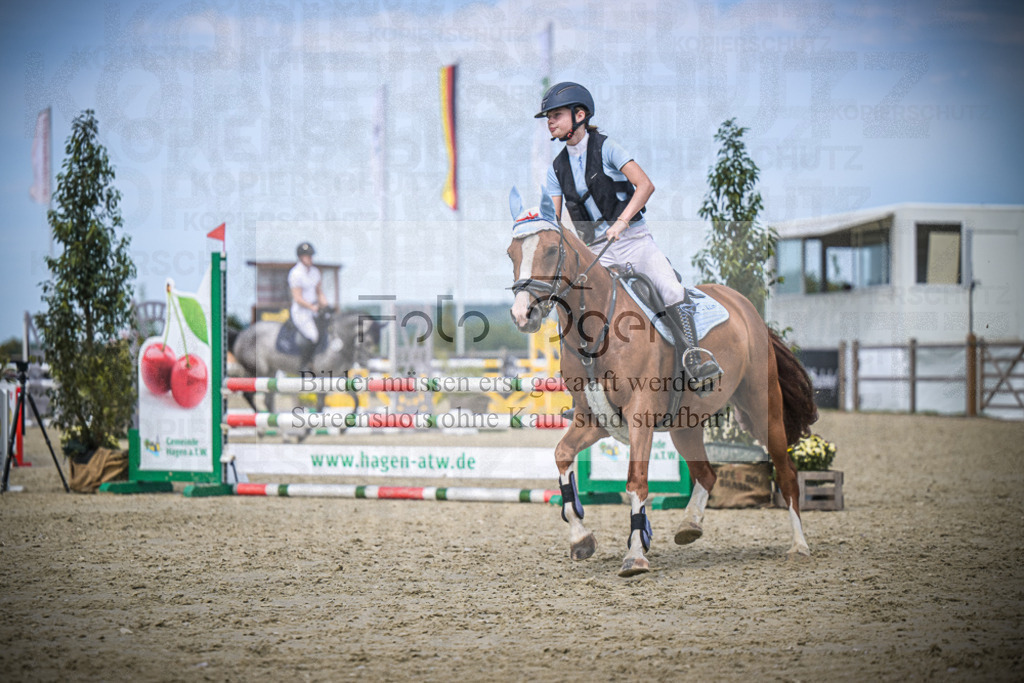 DOS_4987 | Entdecke hochwertige Reitturnierfotos von Foto Oger. Professionell, emotional und authentisch – jetzt Lieblingsmomente im Shop bestellen.Deutschlandweite Turnierfotografie. - Realisiert mit Pictrs.com