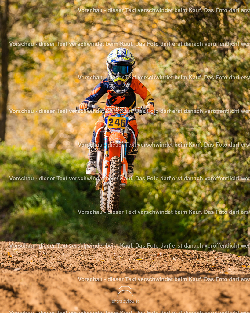 10_25_MCBernauerSchleife-6154 | Sportfotografin aus Berlin-Brandenburg mit Fokus auf Motocross. Ich halte deine sportliche Leistung und echte Emotionen auf und neben der Strecke professionell fest. Entdecke die Fotos von deinem Rennen und bestelle sie direkt hier im Shop.