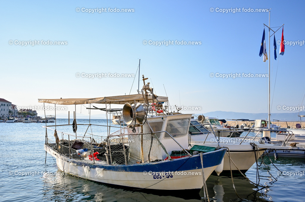 Kroatien_ Sutivan_ Brac_ 04.08.2023-14 | 03.08.2023, Kroatien, HRV, Brač, Insel in Dalmatien, Sutivan im Bild Hafen von Sutivan, Boote, Schiffe