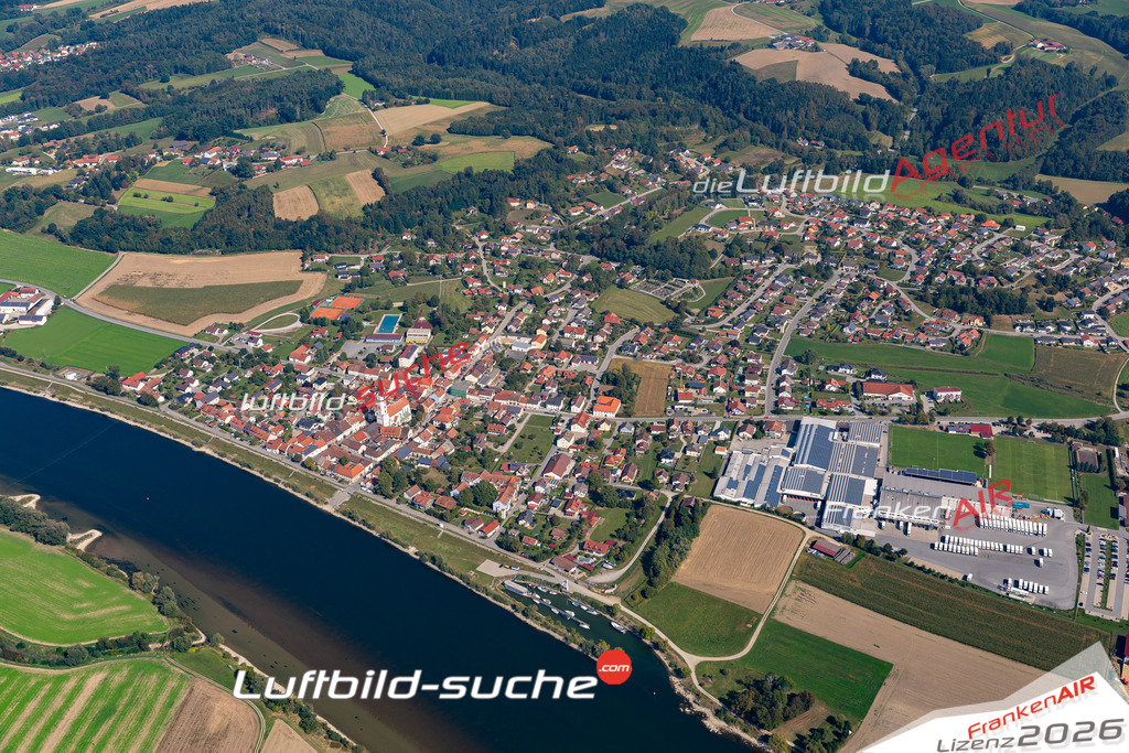 Das Luftbild der Stadt Hofkirchen wurde 2020 vom Flugzeug heraus erstellt (keine Drohne) Aufnahmehöhe ca.400 Meter- hohe Auflösung und Qualität garantiert!
