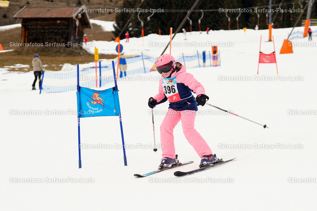SRF_02.01.2026_0639 | Skirennfotos,Serfaus,Fiss,Ladis,Kinderskirennen,Winter,Tirol,Oberland,skirace,SFL,feelfree,weil wir's genießen,ski,Ski,skifahren,Sonnenplateau, - Realisiert mit Pictrs.com