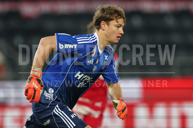 Austrian Bundesliga: Grazer AK 1902 vs LASK | GRAZ, AUSTRIA, 13.DEC.25 - SOCCER - ADMIRAL Bundesliga, Grazer AK 1902 vs LASK. The image shows Lukas Jungwirth (Lask).