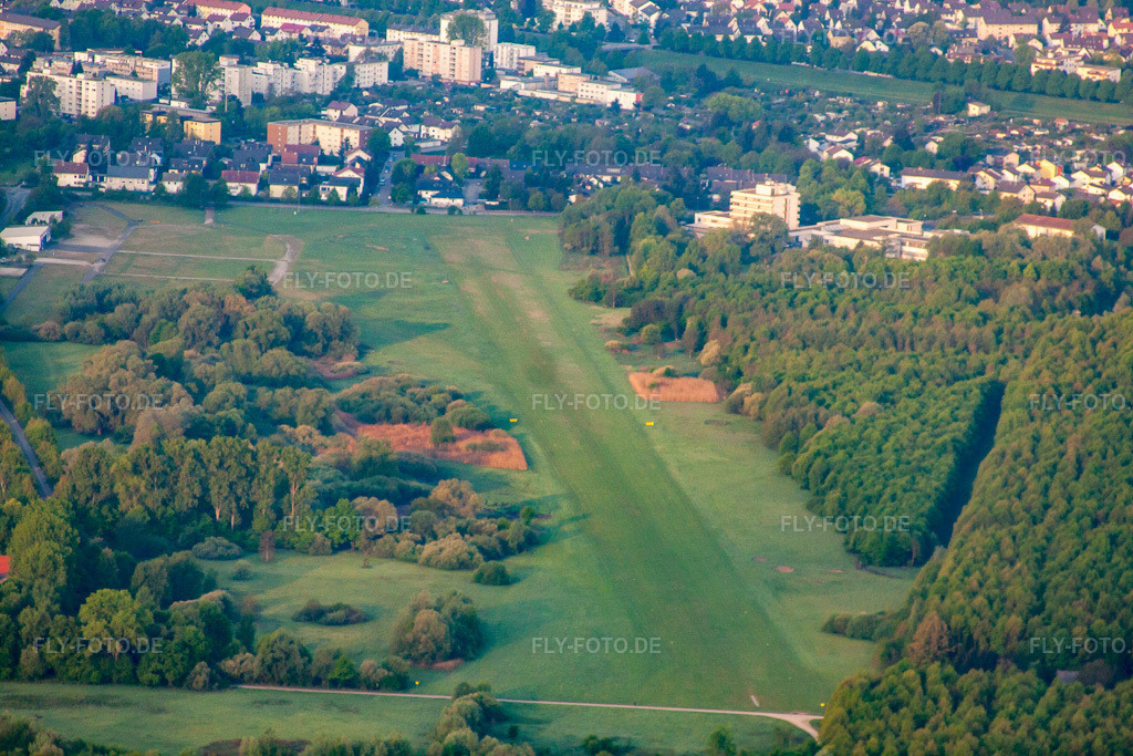 Luftbild: Segelflugplatz von Norden in Rastatt im Bundesland Baden-Württemberg in Deutschland. Foto: IMG_40296.jpg vom 22.04.2011 durch Werner Riehm/FLY-FOTO.de