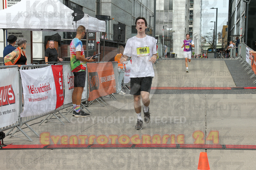 250920_1321_EX1_4126 | Sportfotografie im Rhein-Sieg Kreis, Köln, Bonn, NRW, Rheinland Pfalz, Hessen, etc. Unser Tätigkeitsfeld umfasst den Laufsport vom Volkslauf über den Marathon, Duathlon, Triathon bis zum Ultralauf wie Kölnpfad Ultra oder Schindertrail.