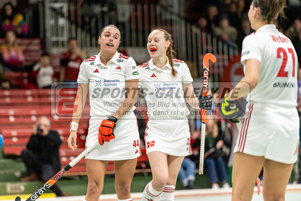 SFE_20250112_0105 | Köln, Deutschland, 12.01.2025:  ßHockey 1. Bundesliga Damen Rot-Weiss Köln - Schwarz-Weiß Köln im KTHC Stadion Rot-Weiss Köln Tennis and Hockey Club am 12.01.2025 in Köln, Deutschland. (Foto von Stephan Fehrmann)Köln, Germany, 12.01.2025: ßHockey 1. Bundesliga Damen Rot-Weiss Köln - Schwarz-Weiß Köln in KTHC Stadion Rot-Weiss Köln Tennis and Hockey Club at 12.01.2025 in Köln, Deutschland. (Foto from Stephan Fehrmann)