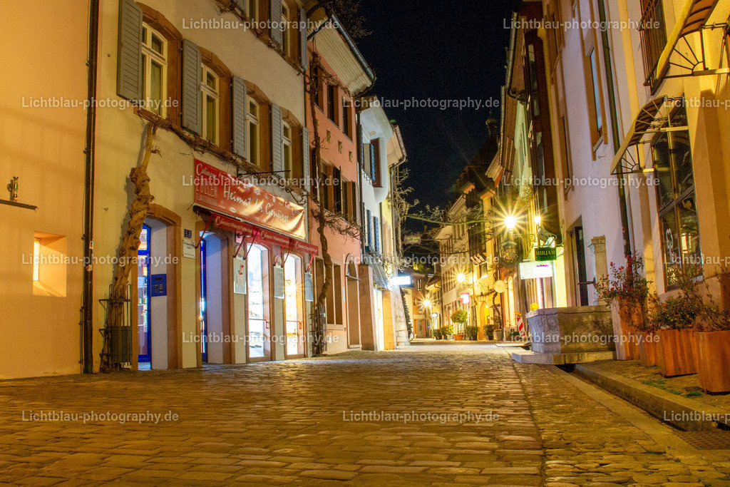 Freiburg bei Nacht  | Freibugs Gässchen und Bäche  - Realized with Pictrs.com