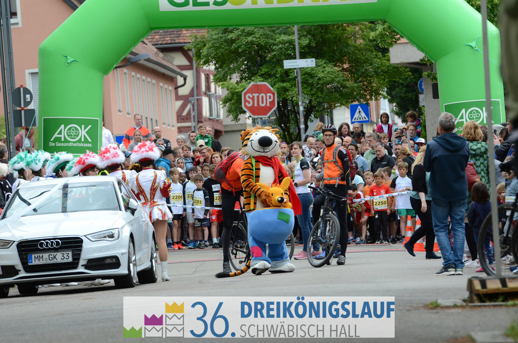 AOK Junior Cup 400m | 3Königslauf 2022 AOK Junior Cup 400m - Realisiert mit Pictrs.com