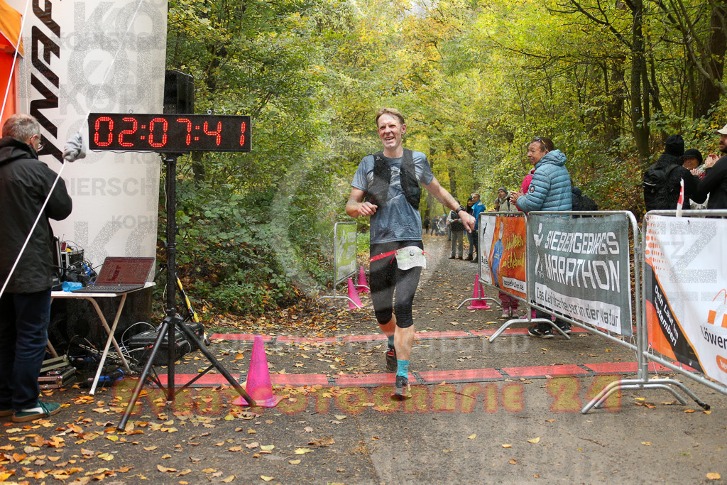 251026_1209_EX1_9915 | Sportfotografie im Rhein-Sieg Kreis, Köln, Bonn, NRW, Rheinland Pfalz, Hessen, etc. Unser Tätigkeitsfeld umfasst den Laufsport vom Volkslauf über den Marathon, Duathlon, Triathon bis zum Ultralauf wie Kölnpfad Ultra oder Schindertrail.