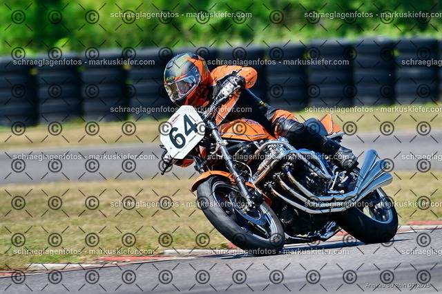 25bc03-1568 | markuskiefer.com - Realisiert mit Pictrs.com