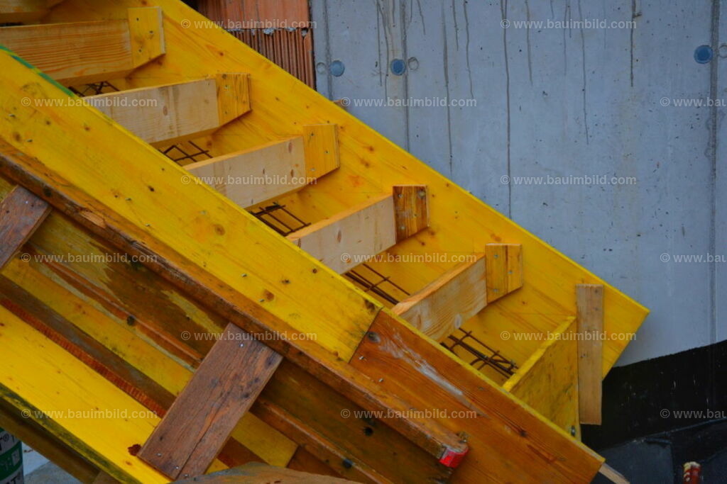 bib-lg04-betonarbeiten-0703 | Nach LV-Leistungsgruppen sortierte Detailfotos über den Bau eines Hauses. Alle Hausbau-Bilder direkt vom Urheber und Autor der Website Haus-Selber-Bauen.com