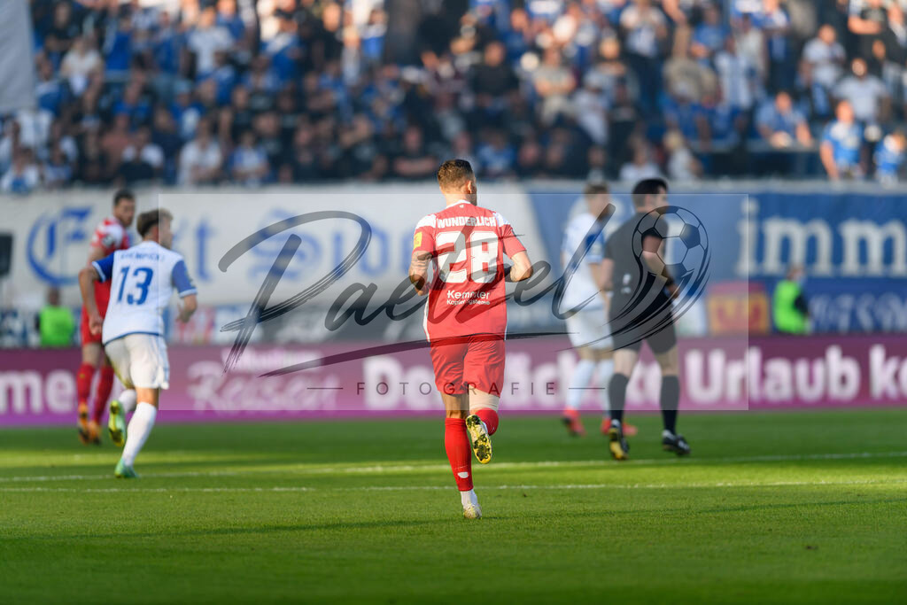 FCMFCK20210904_009 | Fussball, Herren:   beim Spiel der 3. Liga zwischen 1. FC Magdeburg und 1. FC Kaiserslautern in der MDCC-Arena am 04.09.2021 in Magdeburg, Deutschland.DFB / DFL REGULATIONS PROHIBIT ANY USE OF PHOTOGRAPHS AS IMAGE SEQUENCES AND/OR QUASI-VIDEO. - Realisiert mit Pictrs.com