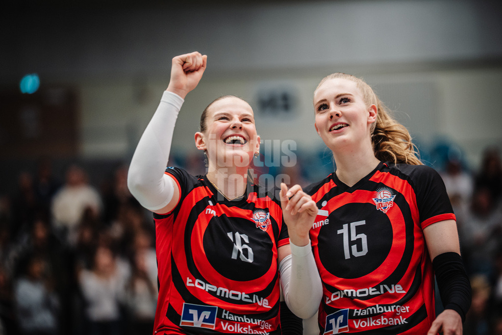 Volleyball | Frauen | Saison 2025/2026 | Volleyball Bundesliga | ETV Hamburger Volksbank Volleys vs. VC Wiesbaden | 14.03.2026 | v.l. Lilly Faroß (#16, ETV Hamburger Volksbank Volleys) und Alexa Sophie Thaden (#15, ETV Hamburger Volksbank Volleys)