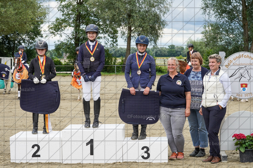 20240630-FAH02580 | Turnierbilder Schwabmünchen, Dressurbilder, Springreitturnier, Reitsportbilder, Turnierfotografen Bayern, Turnierfotograf