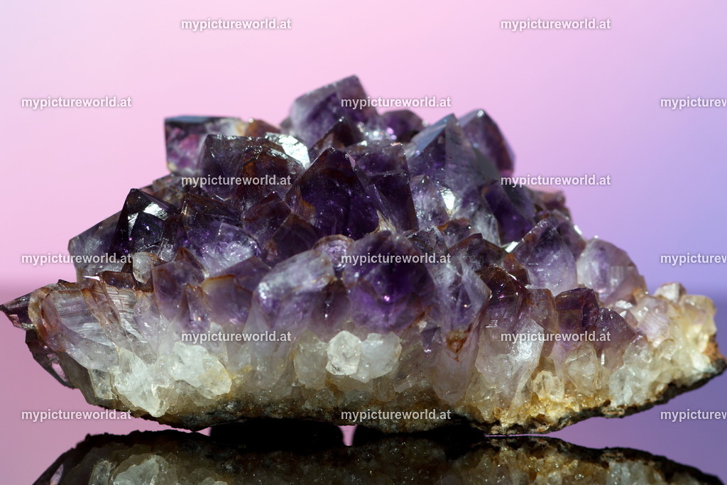 Amethyst-002 | Das Bilderarchiv über Tiere, Planzen und Landschaften. In der Bilddatenbank finden Sie ein große Auswahl an hochwertigen Bilder für Ihre Werbung - Realized with Pictrs.com