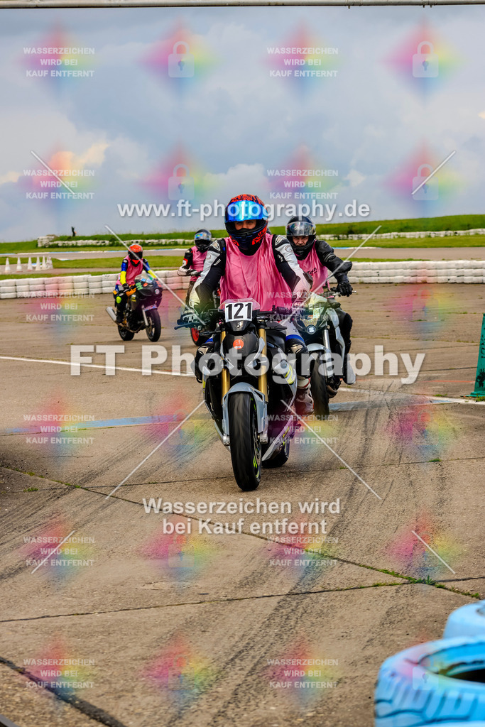 MotoTeam-9677 | Hier findet Ihr Bilder von Touristenfahrten auf der Nürburgring Nordschleife oder von anderen Veranstaltungen die ich besucht habe. Viel Spass beim Durch Schauen 