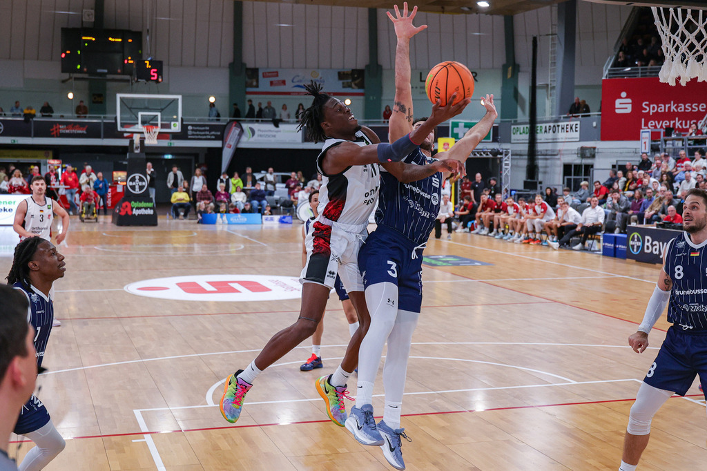 BAYER GIANTS vs VfL Sparkassenstars Bochum-48 | Fotos von Basketballspielen aus dem Raum NRW fotografiert von Gero Mueller-Laschet und Daniel Schaefer - Realisiert mit Pictrs.com