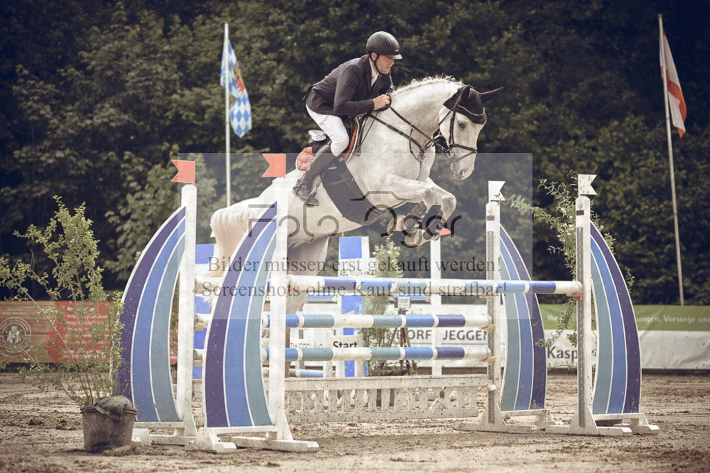 20240530-DOS_2816 | Entdecke hochwertige Reitturnierfotos von Foto Oger. Professionell, emotional und authentisch – jetzt Lieblingsmomente im Shop bestellen.Deutschlandweite Turnierfotografie. - Realisiert mit Pictrs.com