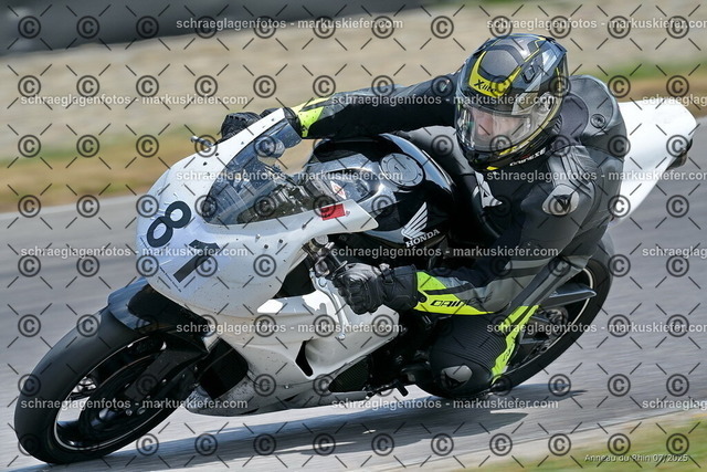 25bt04-1441 | markuskiefer.com - Realisiert mit Pictrs.com