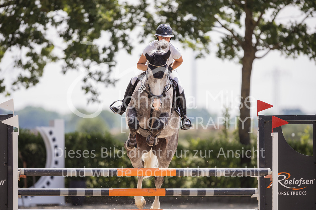 230616_Lemwerder_Springpf-L2-668 | Deine schönsten Turniermomente als professionelle Fotos! Entdecke hochwertige Pferdesport-Fotografie im Online-Shop. Jetzt Fotos finden & bestellen!