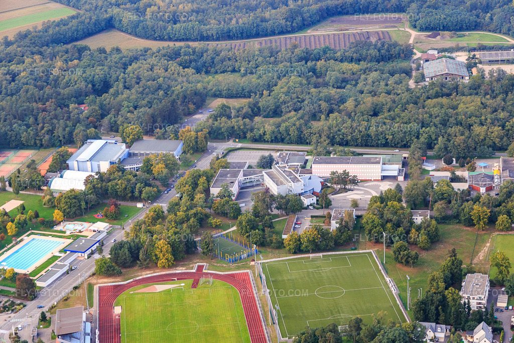 Aerial view: Lycée Général et Technologique André Maurois and Foyer Socio Educatif Lycee Andre Mauro in Bischwiller in the state Bas-Rhin, France. – Photo: IMG_074278.jpg taken on 10/04/2014 by Werner Riehm/FLY-FOTO.com – Resolution of the original: 5324 x 3549 px – Cité scolaire André Maurois - Portes ouvertes BTS Gestion de la PME