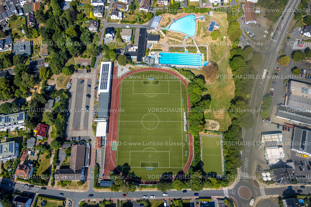 Sprockhoevel220808154 | Luftbild, Sportplatz TSG 1881 Sprockhövel, Freibad Sprockhövel, Niedersprockhövel, Sprockhövel, Ruhrgebiet, Nordrhein-Westfalen, Deutschland