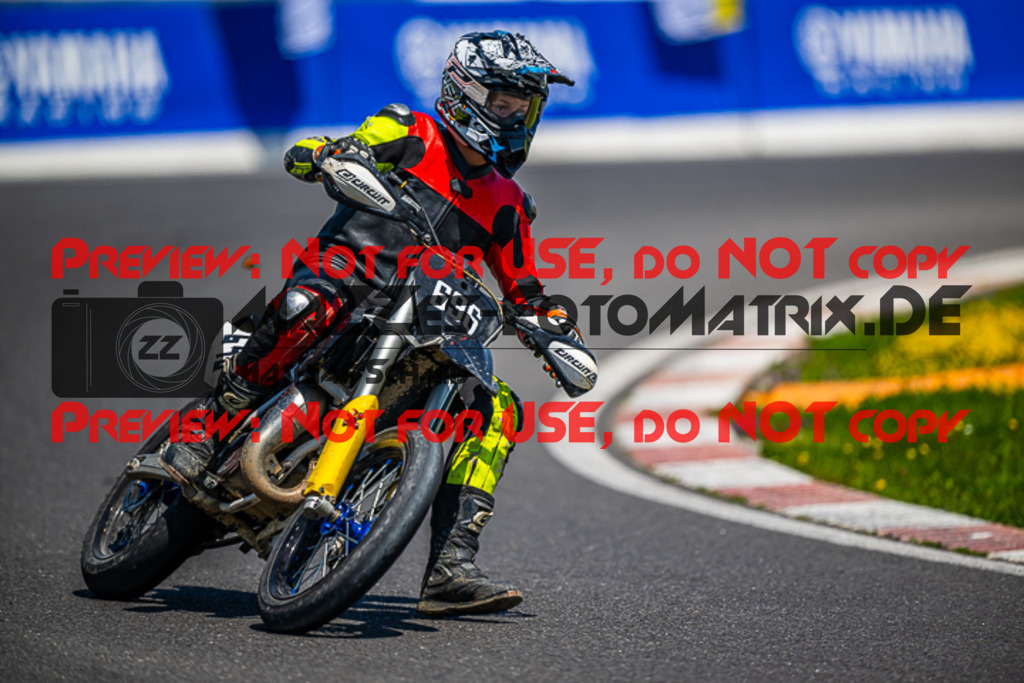 MaZZes_FotoMatrix_230527_5000 | SENIOR