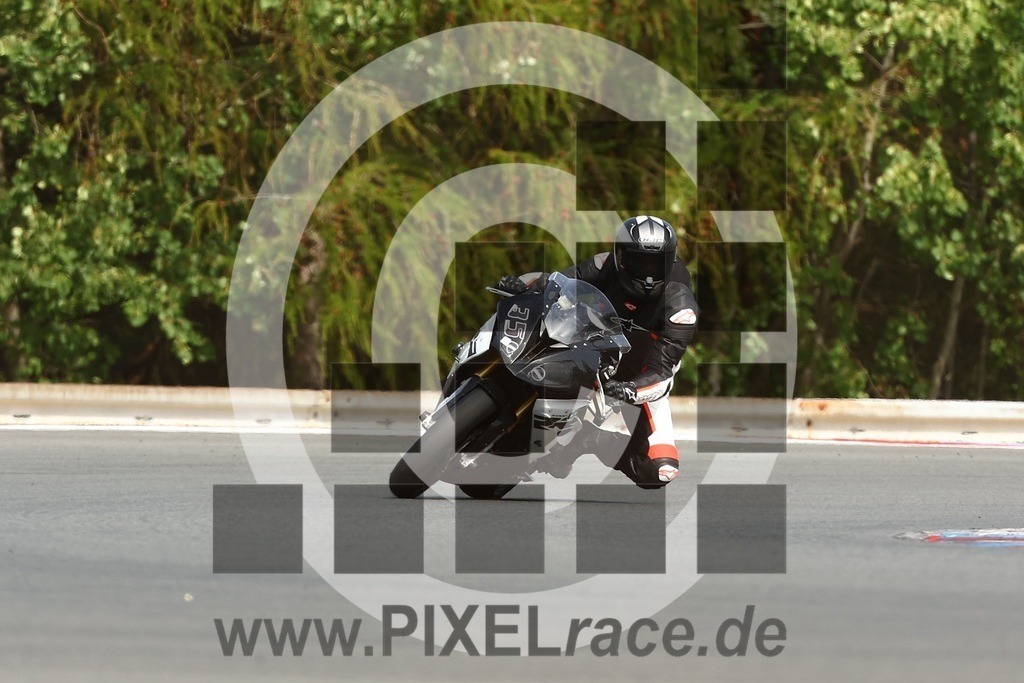 0035-20260828_03946 | Schöne Erinnerungen an spannende Momente - das festzuhalten ist unser Job. PIXELrace.de ist seit 2003 auf den Rennstrecken Europas unterwegs um die Action draußen beim Fahren und die wunderbare Stimmung imm Fahrerlager für euch einzufangen.