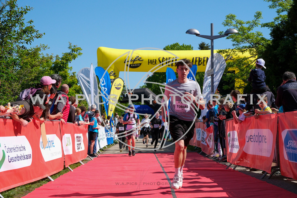 ..... | LINZ,AUSTRIA,27.April 24, Int. 3 Brückenlauf Linz  , Image shows: Photo: WAPICS / Michael ring