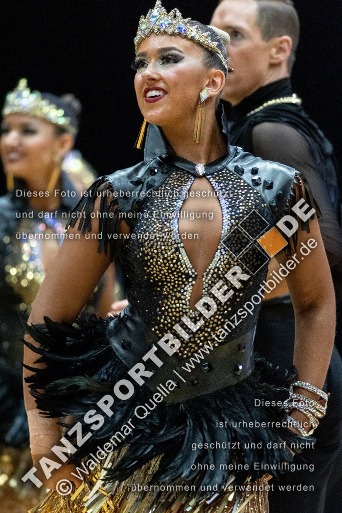 20240113-13106 | Hier finden Sie Tanz Bilder vom Latein und Standard Formationen tanzen. Sportbilder vom Tanzsport. Schöne Fotos und von Weltmeisterschaft, Europameisterschaft, Bundesliga, Regionalliga, Oberliga und Landesliga sowie von GOC Stuttgart, DanceComp, WM Bremen