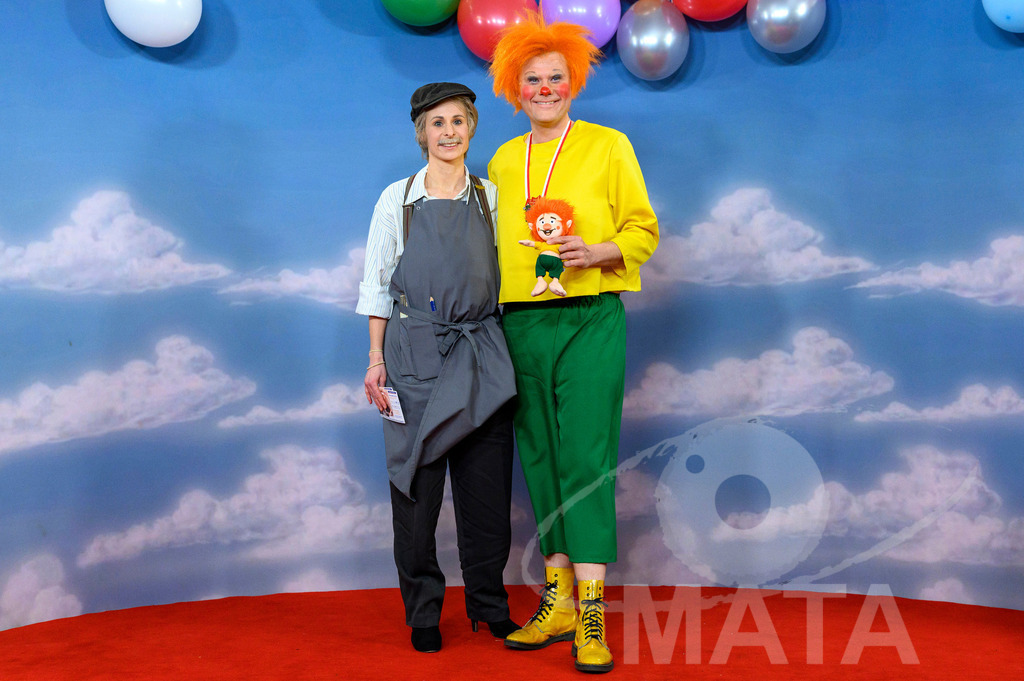 _DWI2483 | Nürnberg Oberbürgermeister Marcus König mit seiner Gattin Anke bei der TV-Sendung Fastnacht in Franken 2024. Veitshöchheim, 02.02.2024 Bayern Deutschland - Realisiert mit Pictrs.com