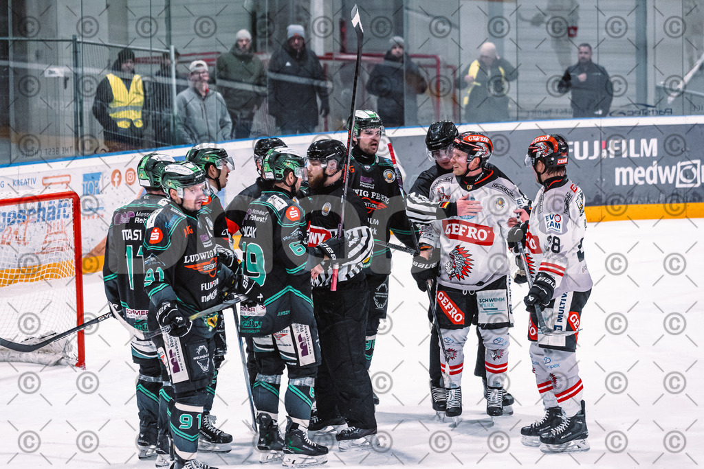 Alligators_vs_Memmingen_05_12_2025-182 | Höchstadt Alligators Fotogalerie: Eishockey-Action aus Franken. Professionelle Spielfotos, Portraits & Stadionbilder zum Download. Jetzt entdecken! - Realized with Pictrs.com