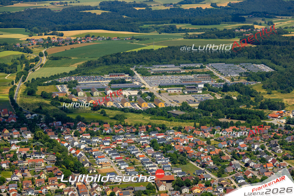 Das Luftbild zeigt :  Hemau - Die Luftaufnahme wurde 2023 vom UL-Flugzeug aus erstellt ( keine Drohne ) - Hochauflösende Luftaufnahme - Für grossformatige Ausdrucke geeignet. Die Geschenkidee !Mit Lizenz und Bildrechte bestellbar