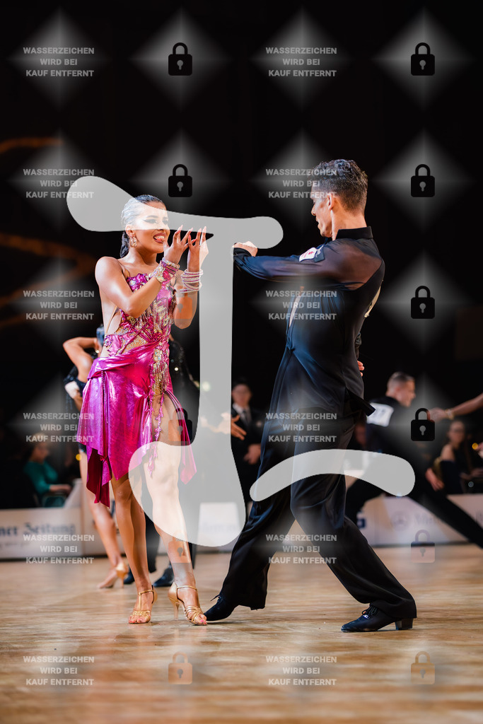 Goldstadtpokal 2025 - WDSF World Open Latin 9th (51) Vladyslav Tsykhanovskyi _ Veronika Tsikhanovska (Schwar Weiß Club Pforzheim)-2025-01-25-9786 | Webshop for digital downloads and prints of dance sport, event & show photographer Julian Link - Realisiert mit Pictrs.com