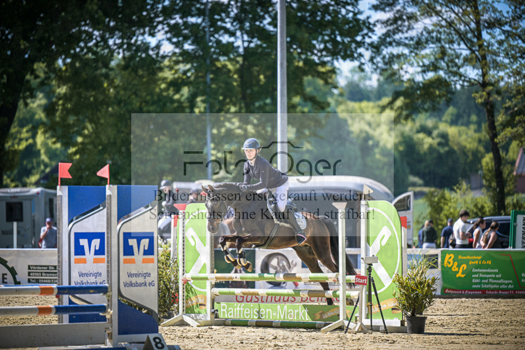 DOS_1456 | Entdecke hochwertige Reitturnierfotos von Foto Oger. Professionell, emotional und authentisch – jetzt Lieblingsmomente im Shop bestellen.Deutschlandweite Turnierfotografie. - Realisiert mit Pictrs.com