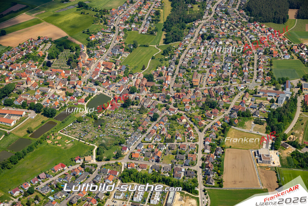 Aktuelles Luftbild von  Büchenbach - Die Luftaufnahme wurde 2022 mittels UL-Flugzeug erstellt ( keine Drohne ) - hochauflösende Kamera-Systeme von  Canon -Beste Qualität - Für grossformatige Ausdrucke geeignet. Die Geschenkidee !