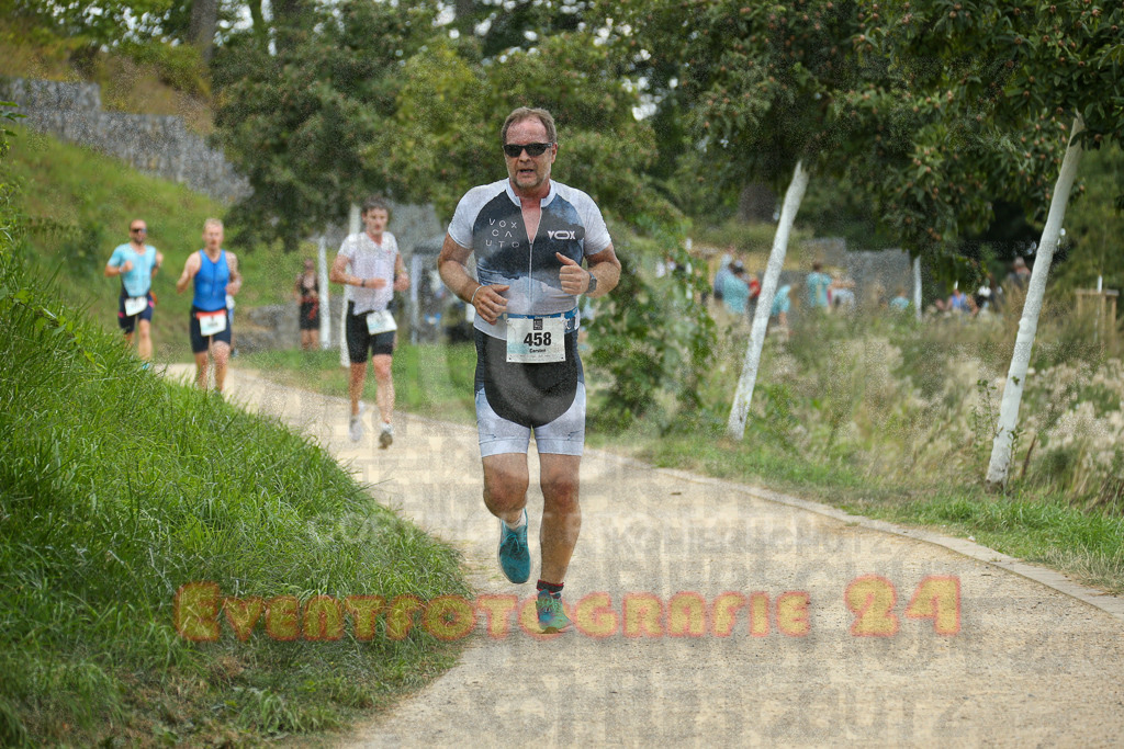 250824_1350_EX1_3909 | Sportfotografie im Rhein-Sieg Kreis, Köln, Bonn, NRW, Rheinland Pfalz, Hessen, etc. Unser Tätigkeitsfeld umfasst den Laufsport vom Volkslauf über den Marathon, Duathlon, Triathon bis zum Ultralauf wie Kölnpfad Ultra oder Schindertrail.
