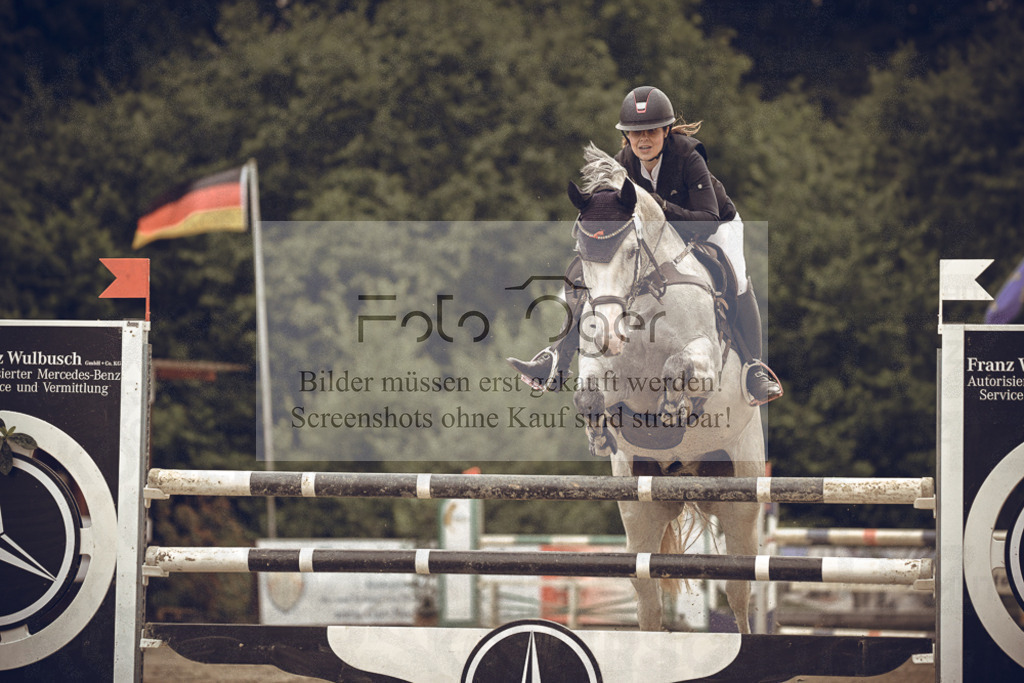 20240531-DOS_7220 | Entdecke hochwertige Reitturnierfotos von Foto Oger. Professionell, emotional und authentisch – jetzt Lieblingsmomente im Shop bestellen.Deutschlandweite Turnierfotografie. - Realized with Pictrs.com