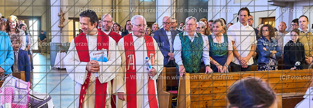 ALP0581_PfarrFirmung Wieselburg_Einzug | (C)FotoLois.com, Alois Spandl, Firmung in der Pfarrkirche Wieselburg mit Generalvikar Dr. Christoph Weiss, Dechant Pfarrer Daniel Kostrzycki und Monignore Franz Dammerer, Sa 15. Juni 2024.
