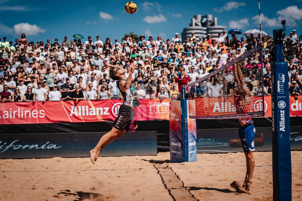 Beachvolleyball | Männer | Allianz German Beach Tour 2025 | Tourstop München | 12.07.2025 | Lui Wüst beim Angriff