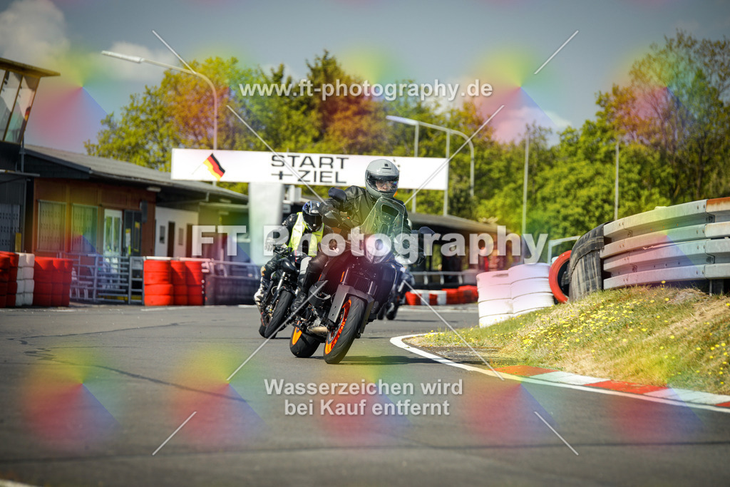 OBK_Mai_Volker_Adam-10581 | Hier findet Ihr Bilder von Touristenfahrten auf der Nürburgring Nordschleife oder von anderen Veranstaltungen die ich besucht habe. Viel Spass beim Durch Schauen 