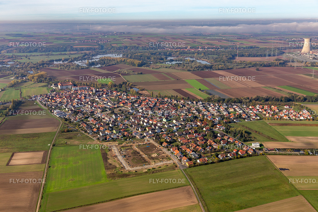 Ortsansicht aus Osten | Luftbild: Ortsansicht aus Osten im Ortsteil Heidenfeld in Röthlein im Bundesland Bayern in Deutschland. Foto: IMG_119631.jpg vom 26.10.2019 durch Werner Riehm/FLY-FOTO.de - Realisiert mit Pictrs.com