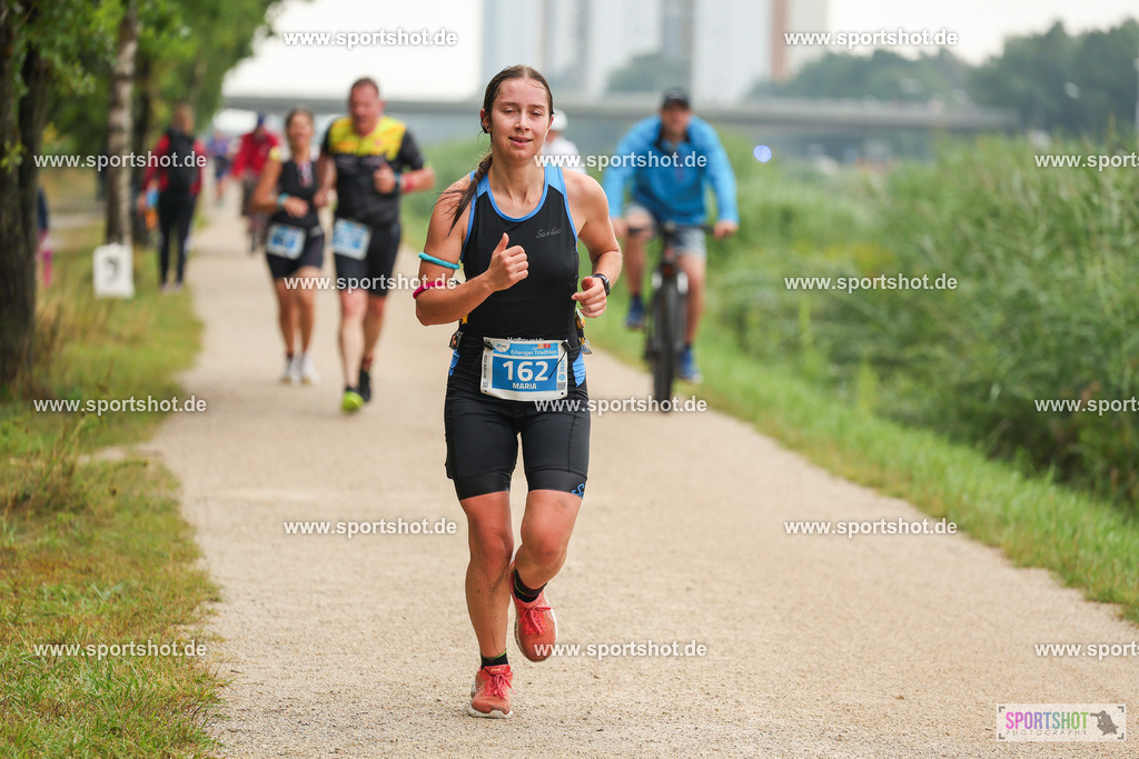 LUR_1954 | 34. M-net Erlanger Triathlon 2025 #erlangertriathlon  #mnettriathlon2025 #mnettriathlon #team #olympischedistanz #mitteldistanz #triathlon #maindonaukanal  #erlangertriathlon2025 #yourpictrs #tv1848 #tv1848erlangen  #triathlonbayern #sportinerlangen #demsportverbunden #sportshot_your_pictrs Copyright: www.sportshot.de