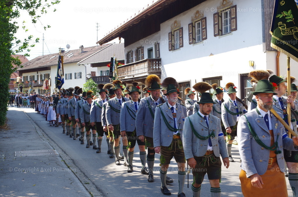 IMGP3631 | fotografiert von Axel PollmannLeonhardi Wallfahrt Benediktbeuern und Murnau, Fronleichnam, Fasching, Landschaft im Loisachtal und Benediktbeuern  - Realisiert mit Pictrs.com