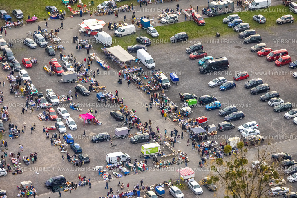 Hamm221011938 | Luftbild, Parkplatz mit Trödelmarkt, Ökonomierat-Peitzmeier-Platz, Mitte, Hamm, Ruhrgebiet, Nordrhein-Westfalen, Deutschland