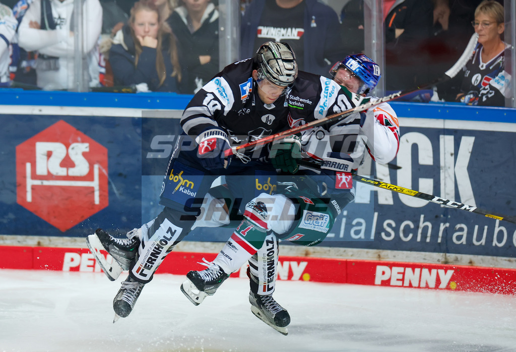 Iserlohn Roosters - Augsburger Panther | Lean Bergmann #10 (Iserlohn Roosters), Ryan Kuffner #17 (Augsburger Panther)
DEL: Iserlohn Roosters - Augsburger Panther - Realisiert mit Pictrs.com