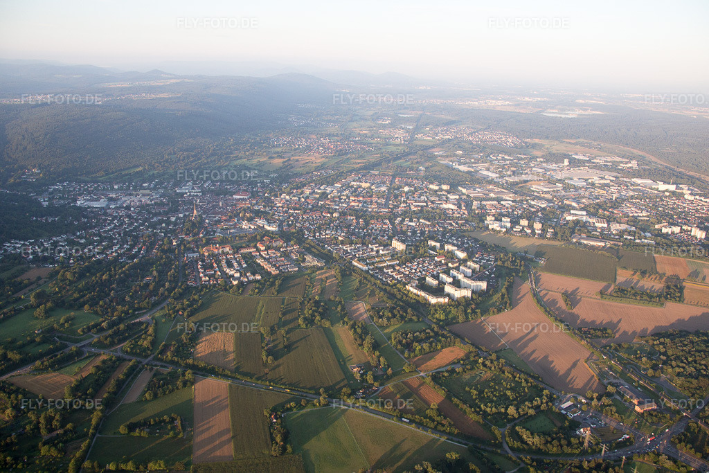 Luftbild: Ettlingen von Norden in Ettlingen im Bundesland Baden-Württemberg in Deutschland. Foto: IMG_092223.jpg vom 01.08.2016 durch Werner Riehm/FLY-FOTO.de
