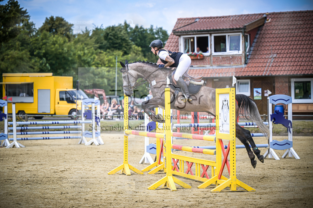 DOS_1164 | Entdecke hochwertige Reitturnierfotos von Foto Oger. Professionell, emotional und authentisch – jetzt Lieblingsmomente im Shop bestellen. - Realisiert mit Pictrs.com